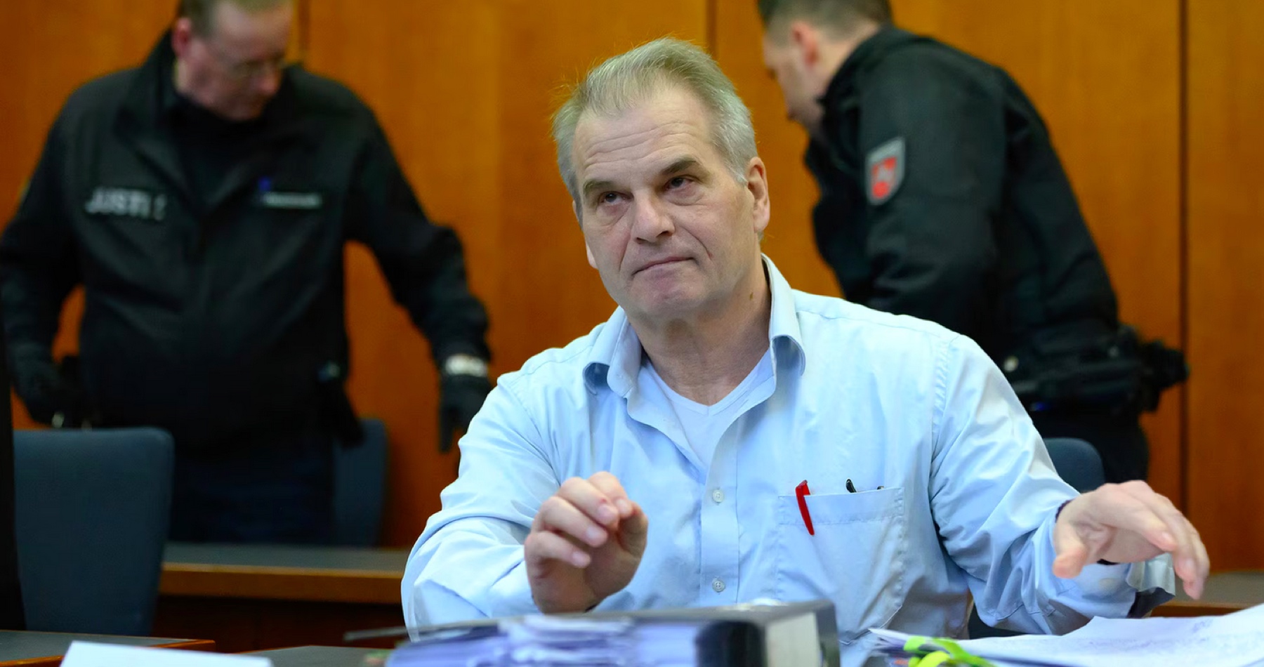 „Nič z toho, čo mi monštrá urobili, aby ma zlomili a umlčali, nezabralo,“ odkazuje z väzenia nemecký právnik Dr. Reiner Füllmich, ktorý  počas Plandémie dokumentoval covidové zločiny