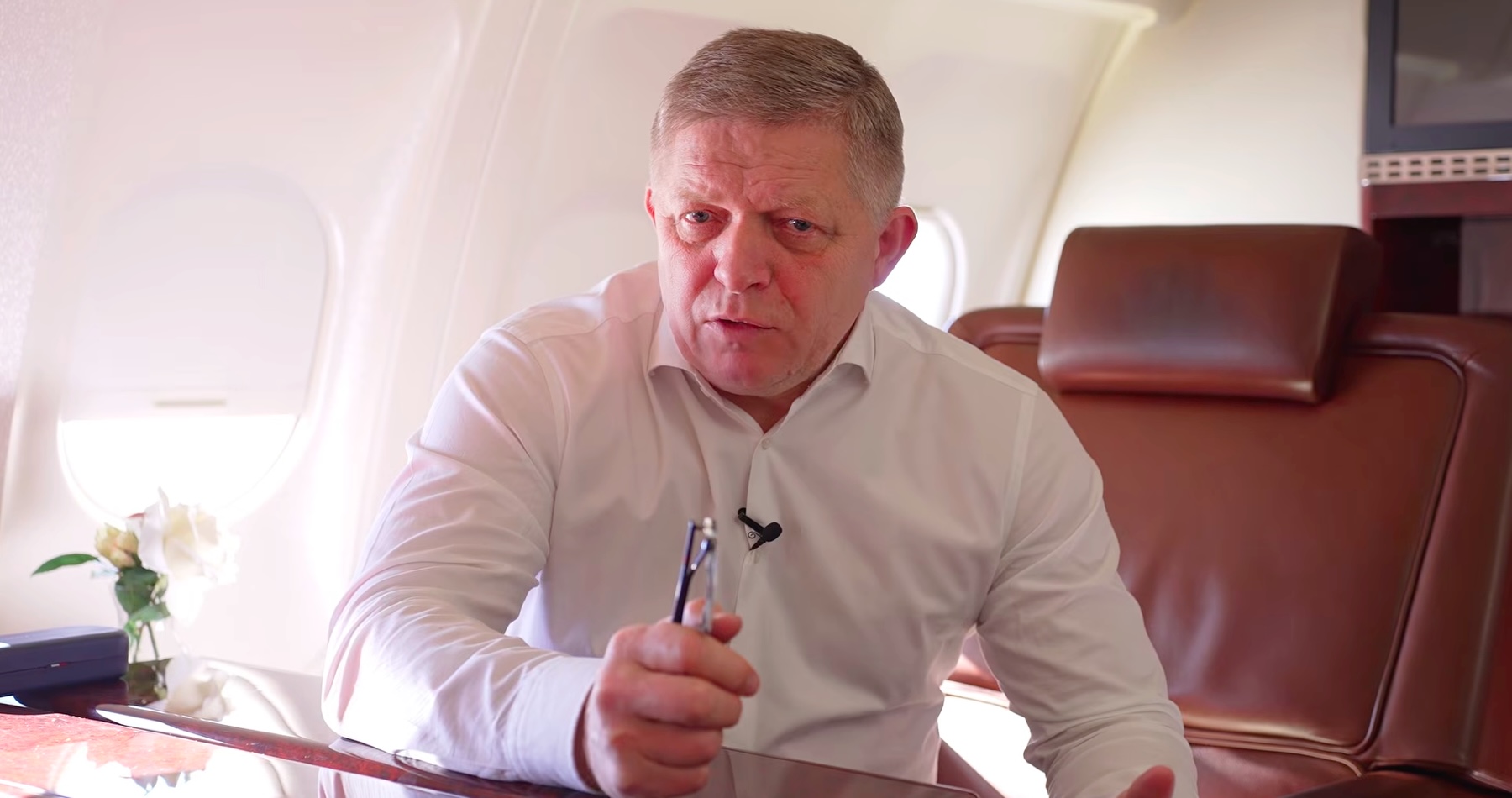 VIDEO: Robert Fico o svojej účasti na oslavách 81. výročia víťazstva nad fašizmom v Moskve, o slobode a mieri, ktoré prišli z Východu, o stretnutí s Vladimirom Putinom v Kremli, o odkaze od Volodymyra Zelenského, ktorý ruskému prezidentovi odovzdal, o samite Európskeho politického spoločenstva v Jerevane, o stretnutí s bavorským premiérom Markusom Söderom v Mníchove, o chystaných prorastových opatreniach na Slovensku, ale aj o protislovenskej opozícii a médiách