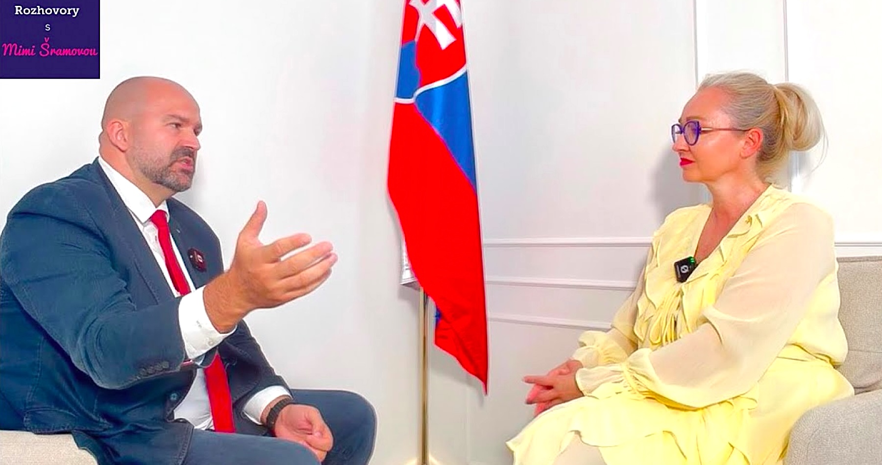 VIDEO: „Progresívne Slovensko je strana klamárov a príživníkov,“ skonštatoval exposlanec Peter Pčolinský v rozhovore o svojom politickom projekte, o spomienkach na koaličné rady s Igorom Matovičom, o súčasných vzťahoch s Borisom Kollárom, o politickom programe PS, o mimovládke Marty Šimečkovej a o pravdepodobnosti, že jej občianske združenie okrem telefónnych účtov platilo aj náklady súvisiace so štúdiom Michala Šimečku v Oxforde. V interview hovoril aj o komunikačných poradcoch v PS, ktorých hlavnou úlohou je cielene usmerňovať a ovplyvňovať verejnú mienku. Komentoval aj tzv. „kladivo na korupciu“ a dianie okolo čurillovcov