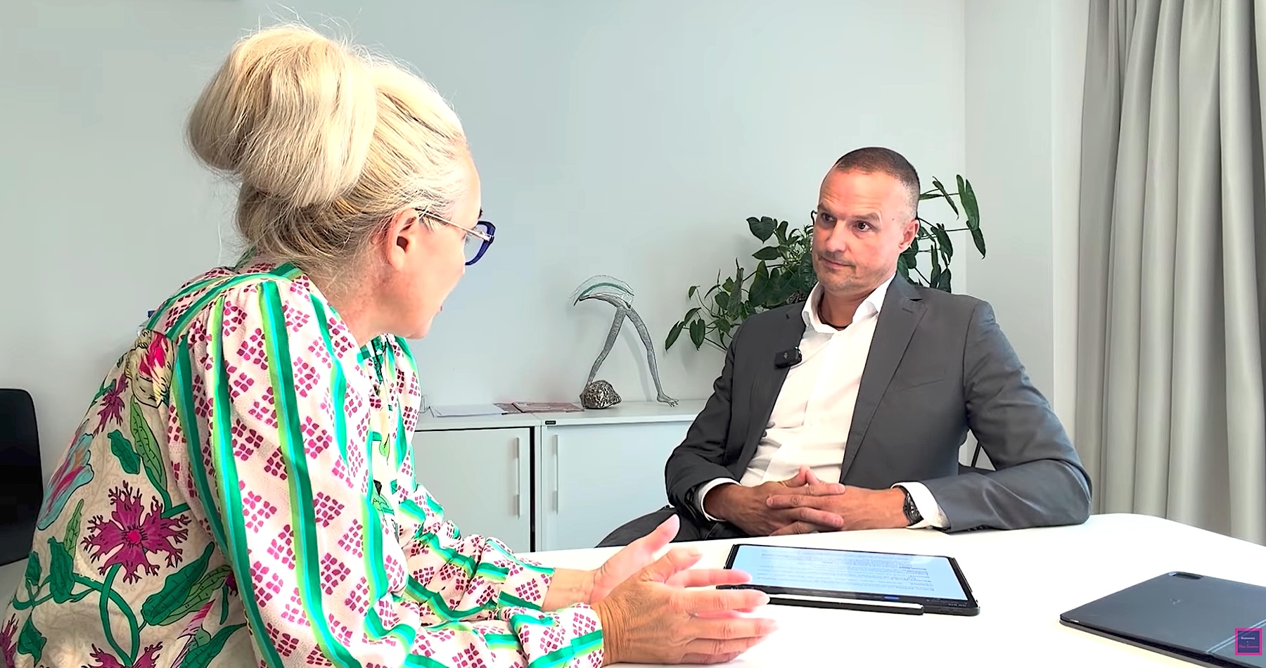 VIDEO: Advokát David Lindtner o kauze zverejnenia adresy Ľuboša Blahu, následnej odvete europoslanca v podobe zverejnenia adries novinárov, o politických aktivistoch v súdnictve, na polícii a prokuratúre, zločineckých mediálnych syndikátoch typu Denník N, SME a Aktuality a o progresívnych mediálnych propagandistoch, ktorí vytláčajú udalosti, ktoré sa im nehodia do ich propagandy